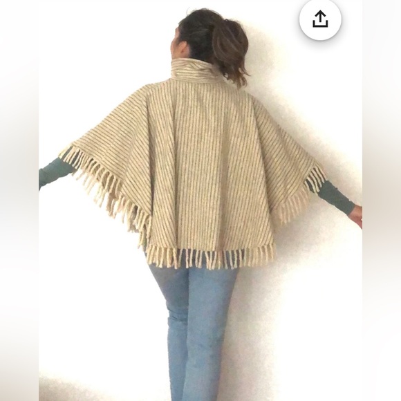 Artilana Mexican Wool Cape Shawl Poncho One Size Grey Creamy Beige Button Up - Picture 10 of 10